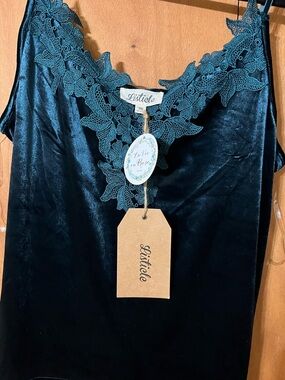 NWT Listicle Teal Lace-Trim Velour Camisole - medium